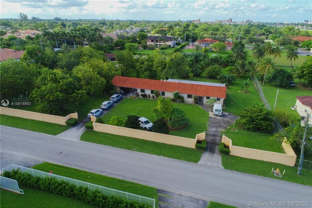 Vendido Recientemente: $1,700,000 (3 camas, 3 baños, 1176 Pies cuadrados)
