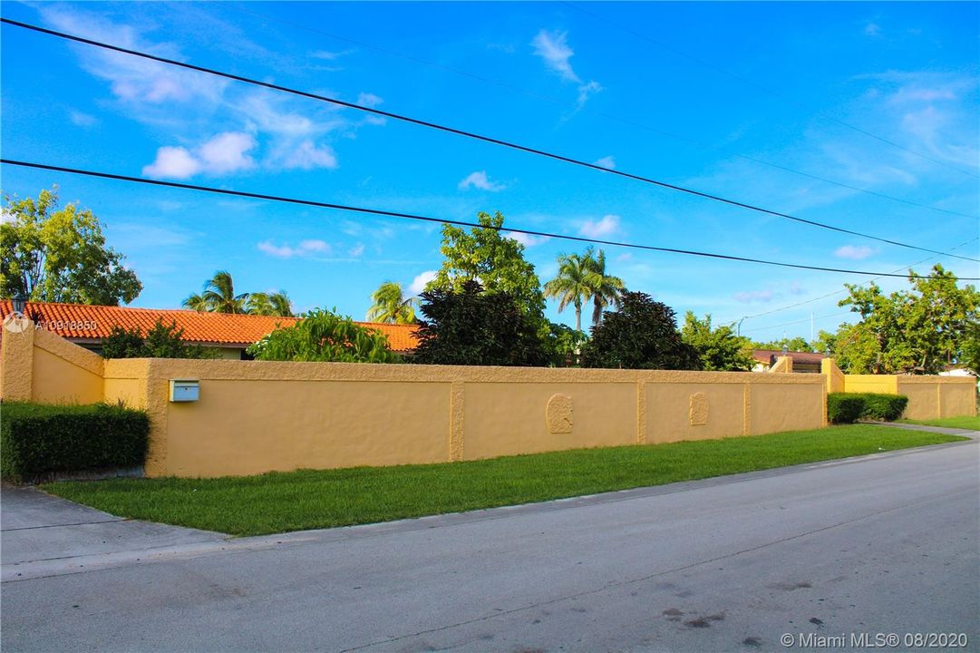 Vendido Recientemente: $1,700,000 (3 camas, 3 baños, 1176 Pies cuadrados)