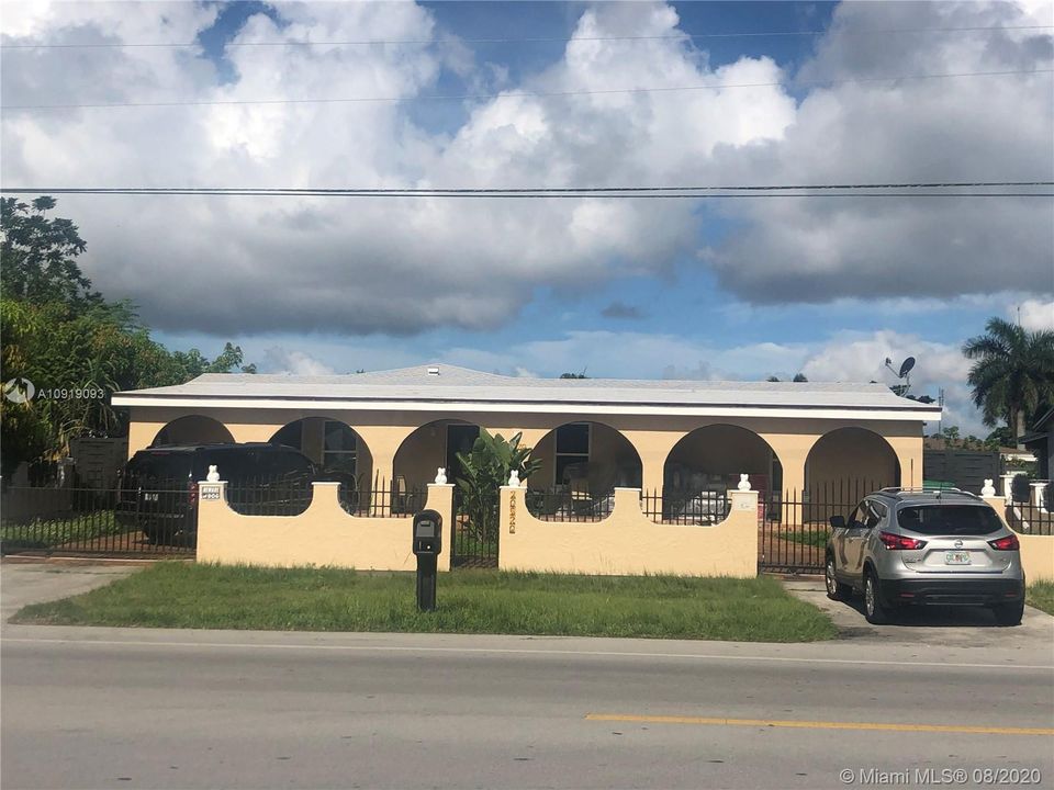 Vendido Recientemente: $370,000 (4 camas, 2 baños, 1938 Pies cuadrados)