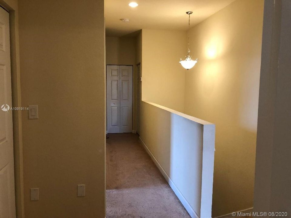 Recently Rented: $2,400 (3 beds, 3 baths, 2640 Square Feet)