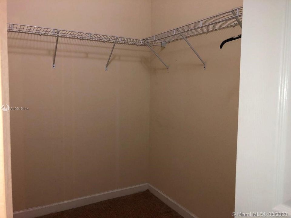 Recently Rented: $2,400 (3 beds, 3 baths, 2640 Square Feet)