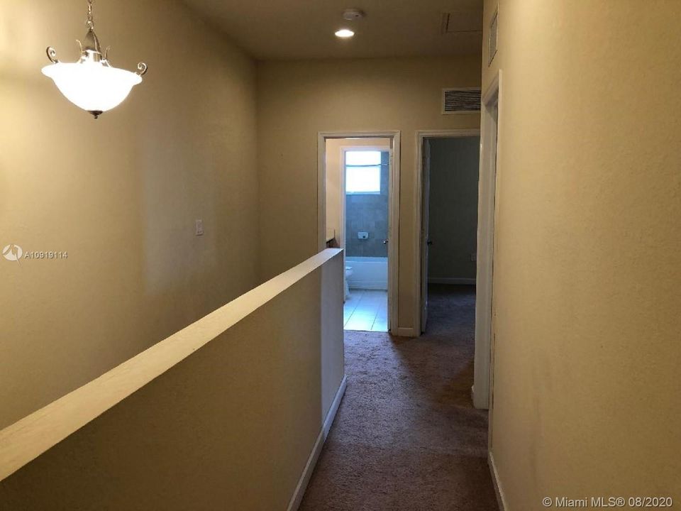Recently Rented: $2,400 (3 beds, 3 baths, 2640 Square Feet)