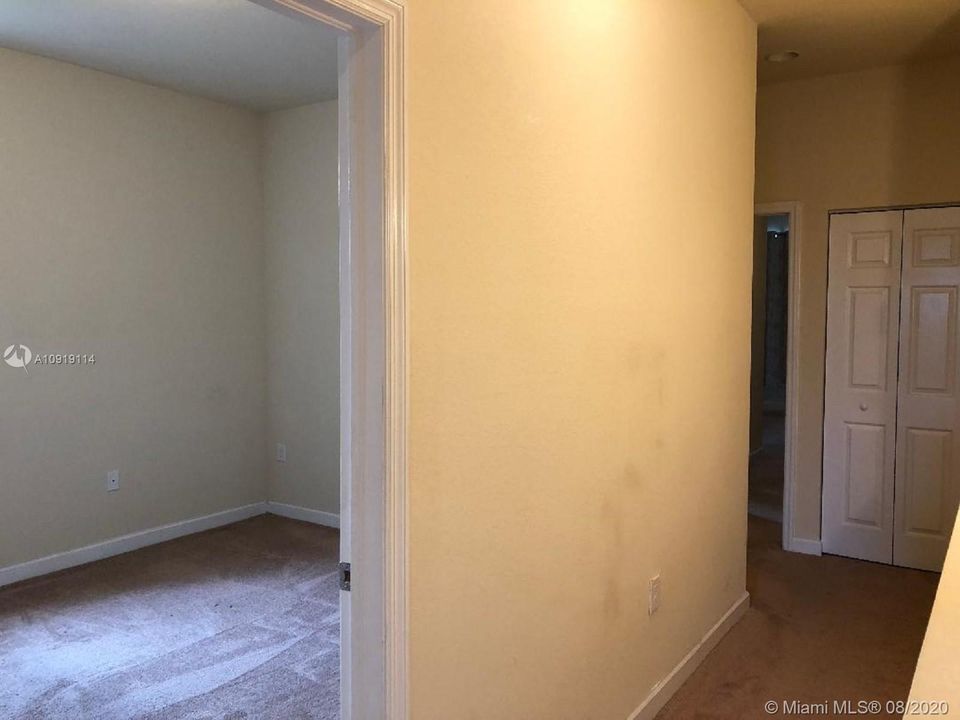 Recently Rented: $2,400 (3 beds, 3 baths, 2640 Square Feet)