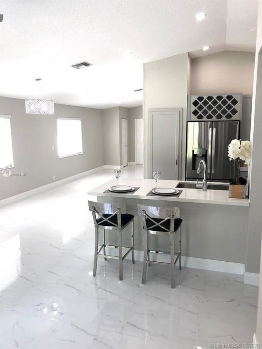 Recently Sold: $375,000 (3 beds, 2 baths, 1418 Square Feet)