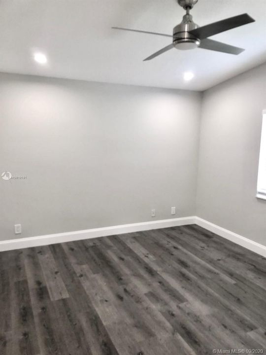 Recently Sold: $375,000 (3 beds, 2 baths, 1418 Square Feet)