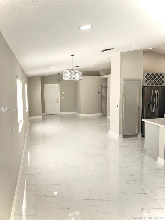 Recently Sold: $375,000 (3 beds, 2 baths, 1418 Square Feet)