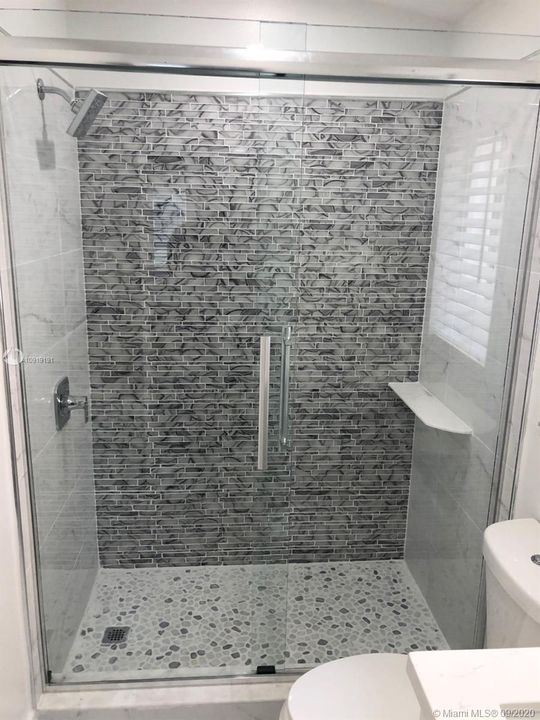 Recently Sold: $375,000 (3 beds, 2 baths, 1418 Square Feet)