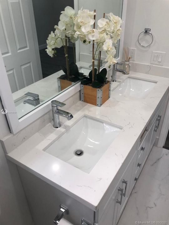 Recently Sold: $375,000 (3 beds, 2 baths, 1418 Square Feet)