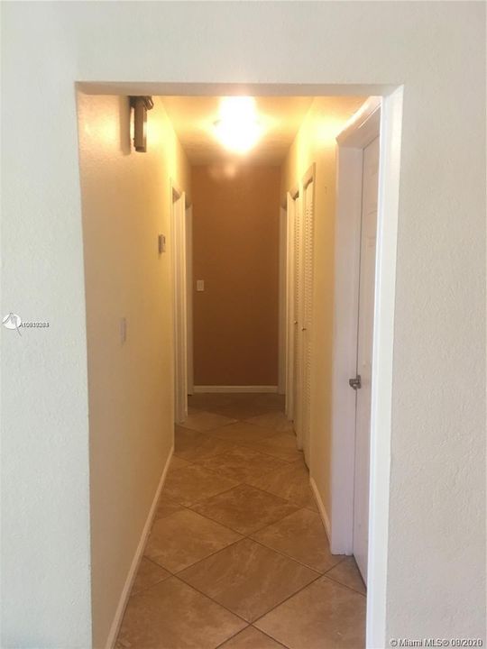 Recently Rented: $3,100 (3 beds, 2 baths, 1677 Square Feet)