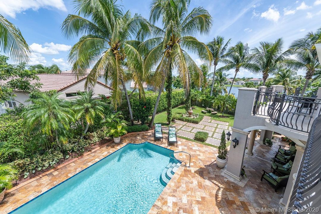 Vendido Recientemente: $689,000 (5 camas, 4 baños, 3408 Pies cuadrados)