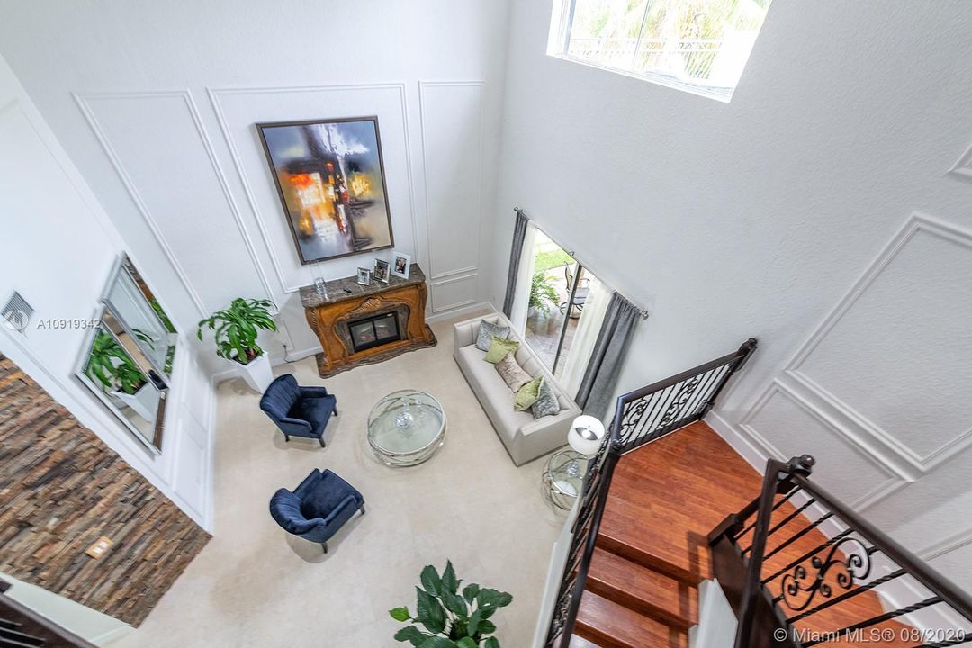 Vendido Recientemente: $689,000 (5 camas, 4 baños, 3408 Pies cuadrados)