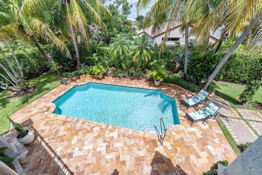 Vendido Recientemente: $689,000 (5 camas, 4 baños, 3408 Pies cuadrados)