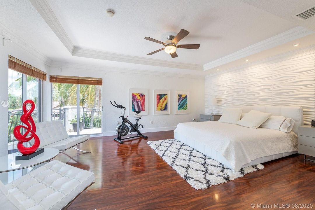 Vendido Recientemente: $689,000 (5 camas, 4 baños, 3408 Pies cuadrados)