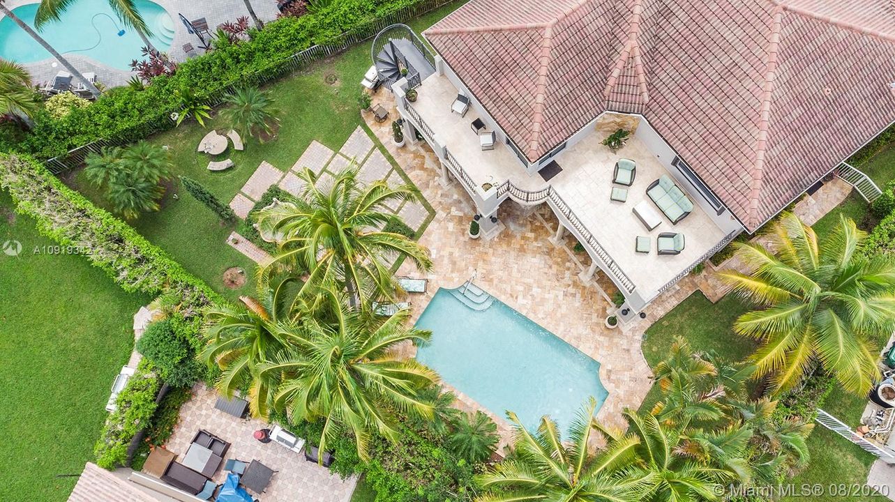 Vendido Recientemente: $689,000 (5 camas, 4 baños, 3408 Pies cuadrados)