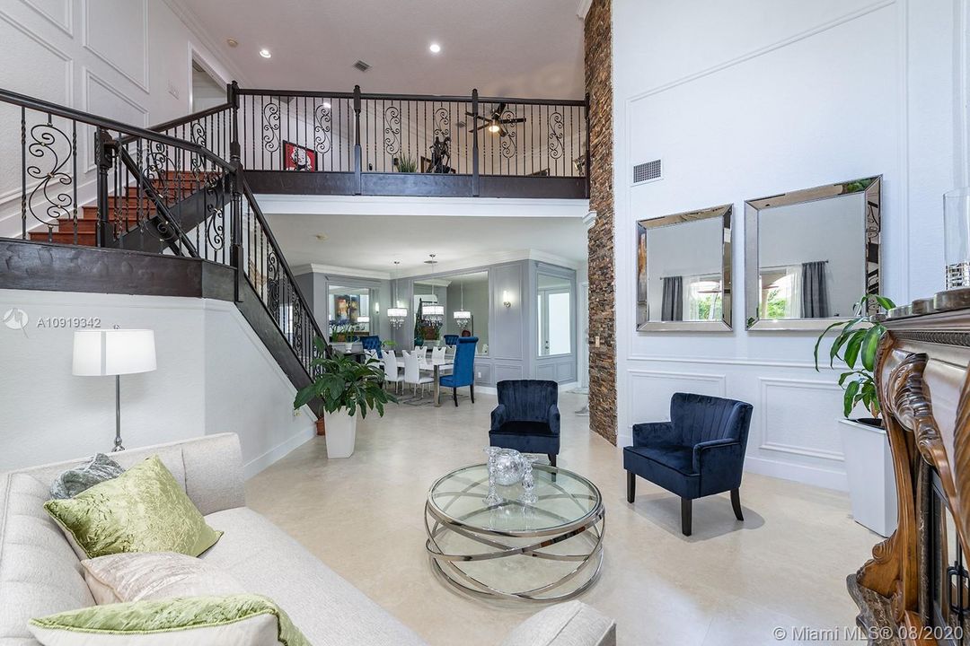 Vendido Recientemente: $689,000 (5 camas, 4 baños, 3408 Pies cuadrados)