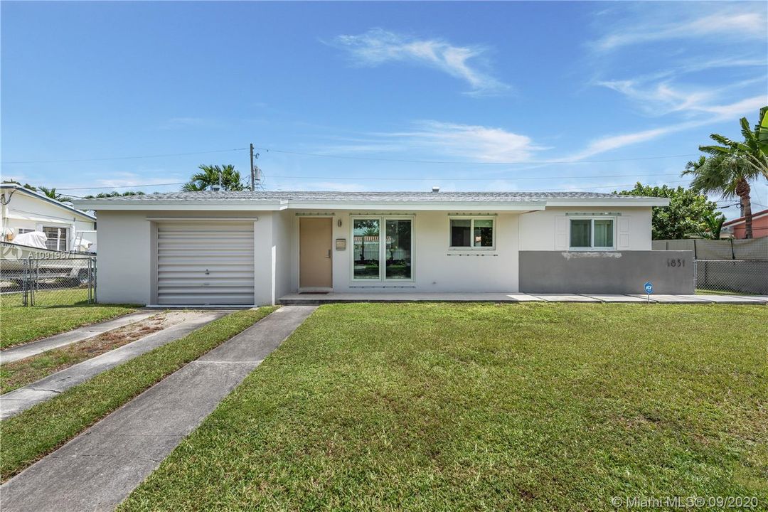 Recently Sold: $420,000 (3 beds, 2 baths, 1048 Square Feet)