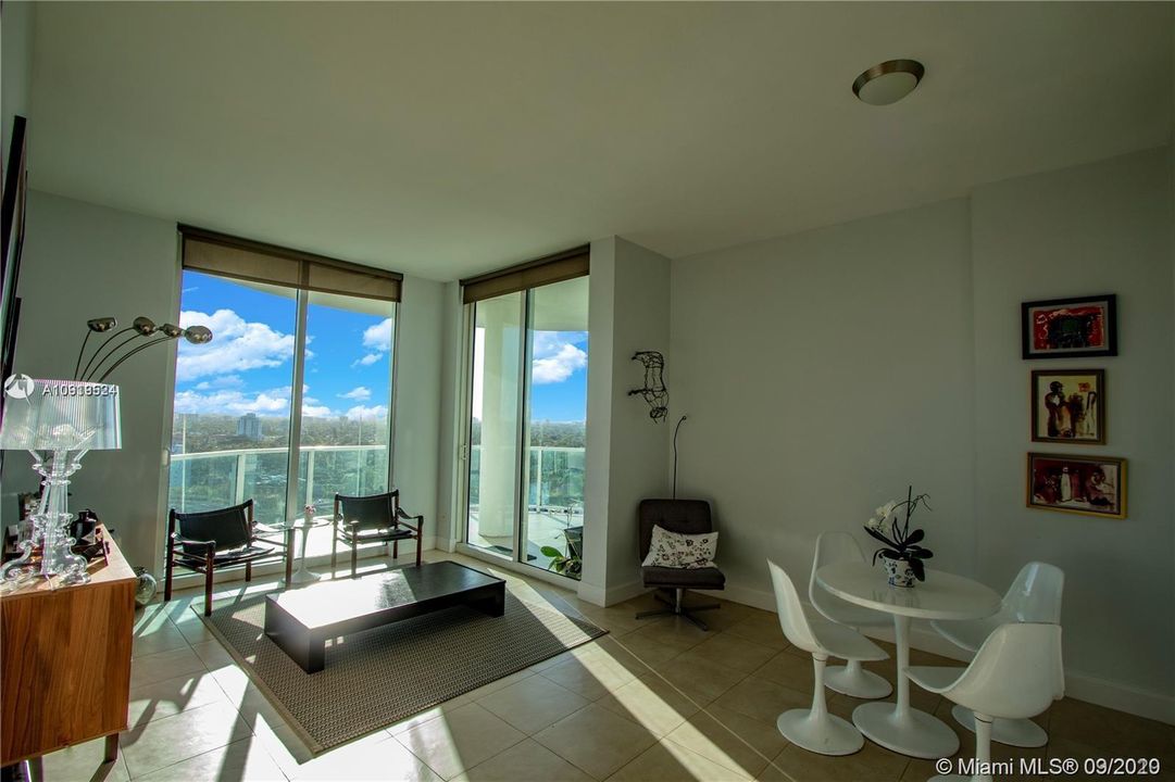 Vendido Recientemente: $391,500 (2 camas, 2 baños, 1017 Pies cuadrados)