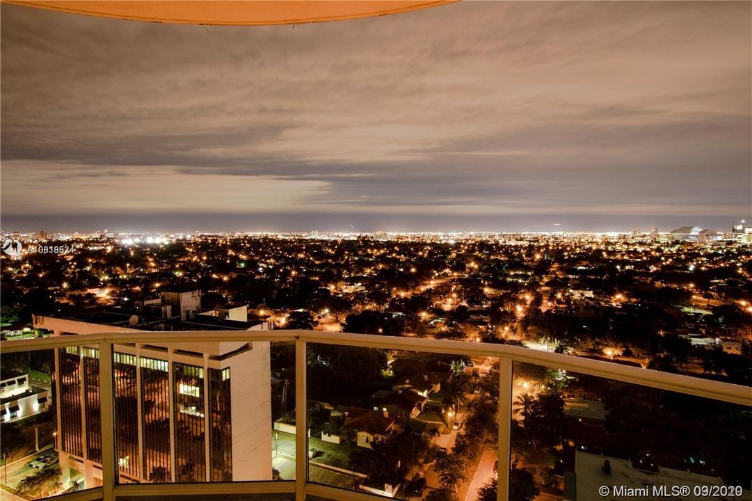 Vendido Recientemente: $391,500 (2 camas, 2 baños, 1017 Pies cuadrados)