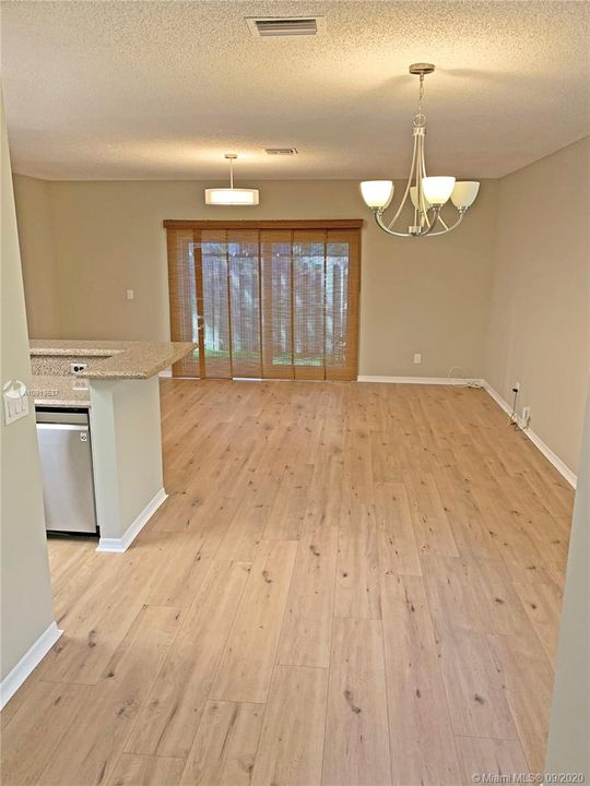 Недавно арендовано: $2,500 (3 спален, 2 ванн, 1534 Квадратных фут)