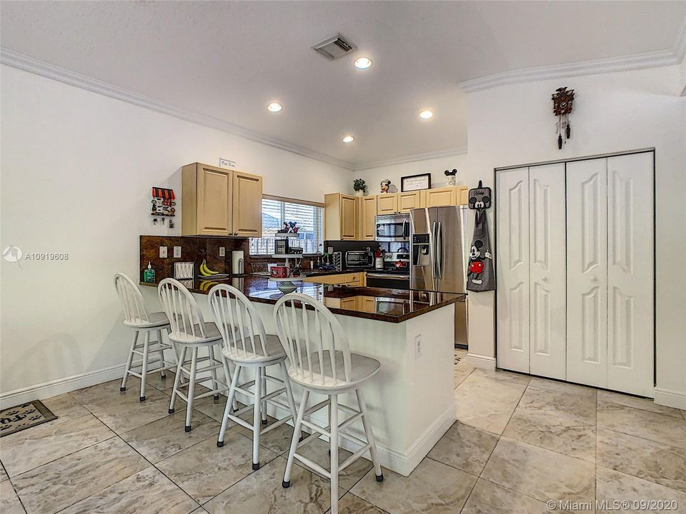 Recently Sold: $415,000 (3 beds, 2 baths, 1752 Square Feet)