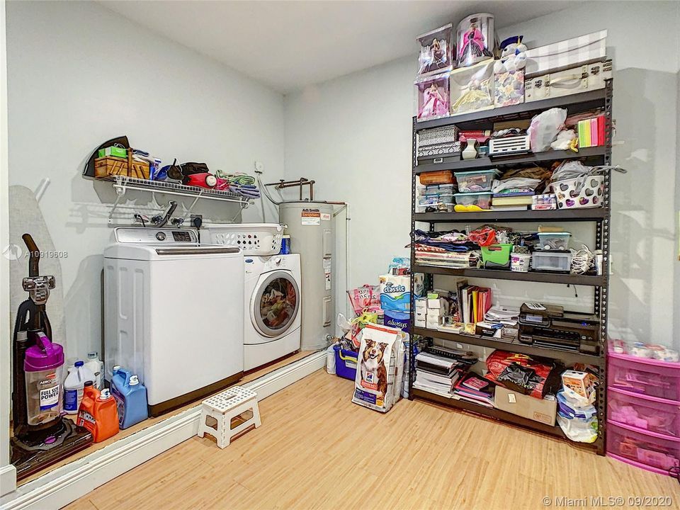 Recently Sold: $415,000 (3 beds, 2 baths, 1752 Square Feet)