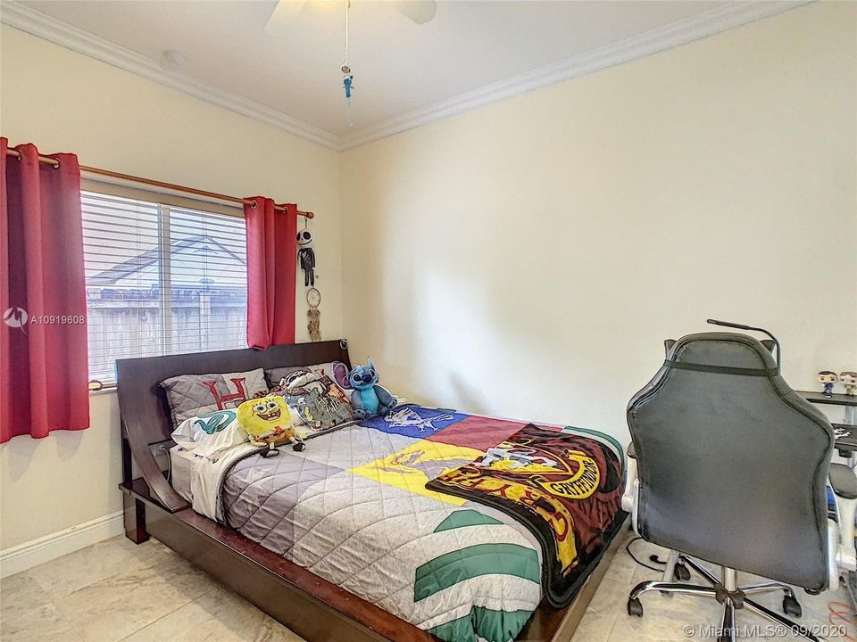 Recently Sold: $415,000 (3 beds, 2 baths, 1752 Square Feet)