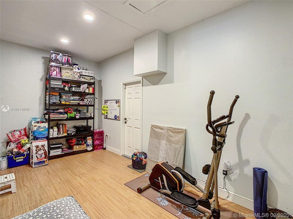 Recently Sold: $415,000 (3 beds, 2 baths, 1752 Square Feet)