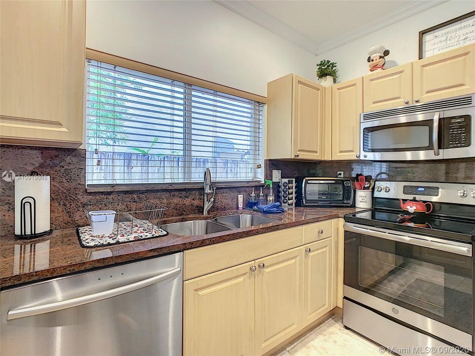 Recently Sold: $415,000 (3 beds, 2 baths, 1752 Square Feet)