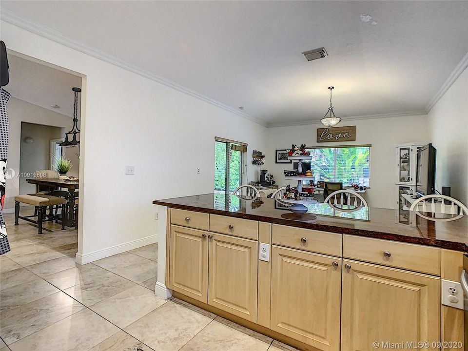 Recently Sold: $415,000 (3 beds, 2 baths, 1752 Square Feet)