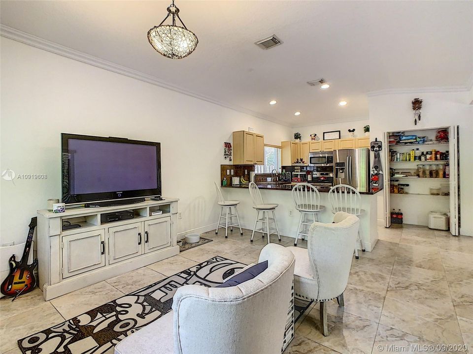 Recently Sold: $415,000 (3 beds, 2 baths, 1752 Square Feet)