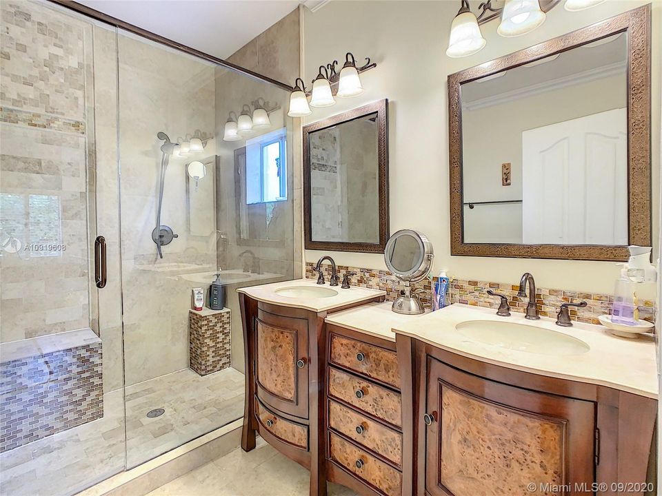 Recently Sold: $415,000 (3 beds, 2 baths, 1752 Square Feet)