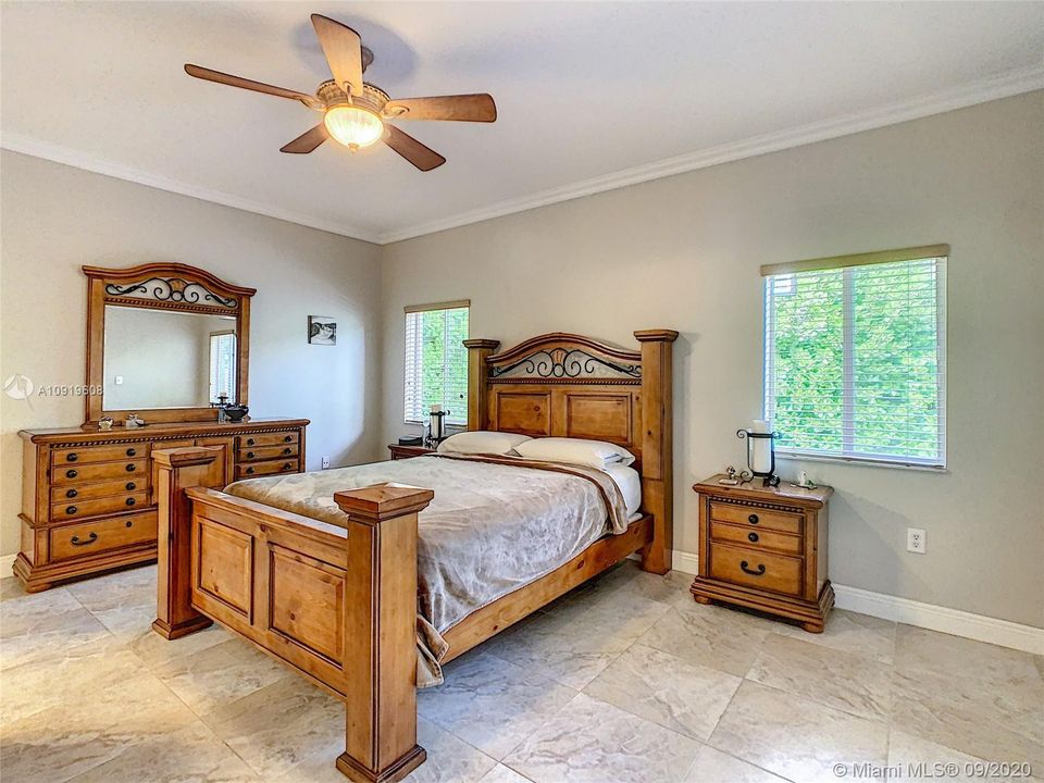 Recently Sold: $415,000 (3 beds, 2 baths, 1752 Square Feet)