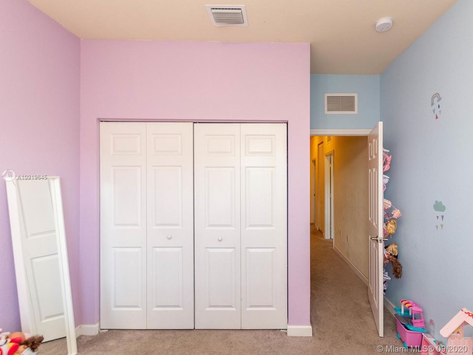 最近售出: $330,000 (3 贝兹, 2 浴室, 1740 平方英尺)