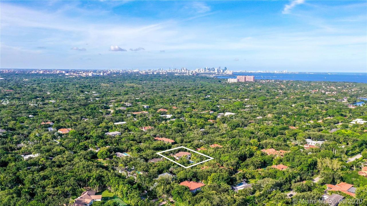 Recently Sold: $4,200,000 (7 beds, 7 baths, 7030 Square Feet)