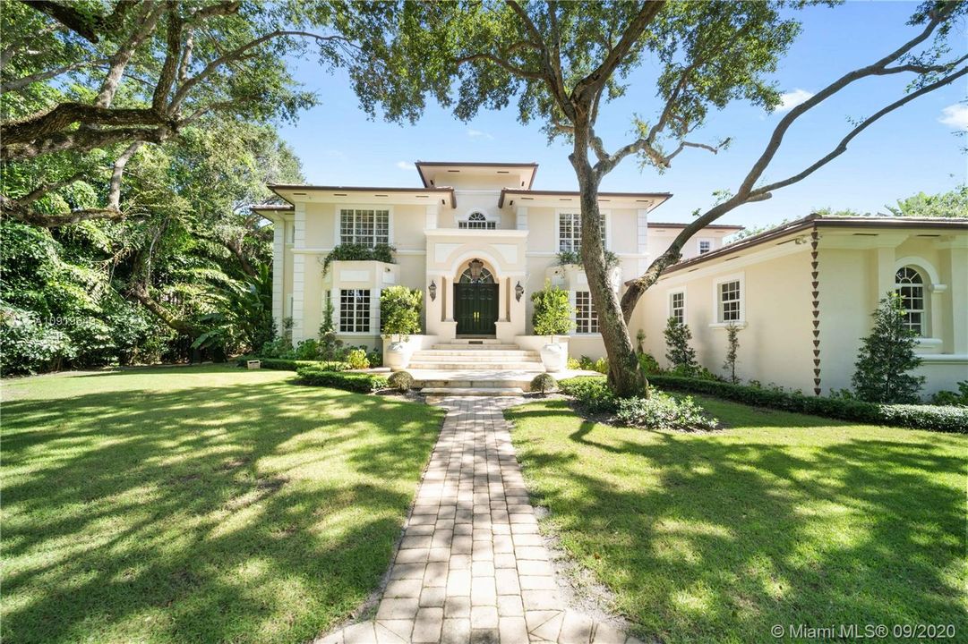 Recently Sold: $4,200,000 (7 beds, 7 baths, 7030 Square Feet)
