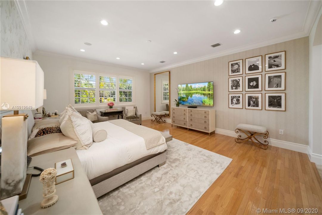 Recently Sold: $4,200,000 (7 beds, 7 baths, 7030 Square Feet)