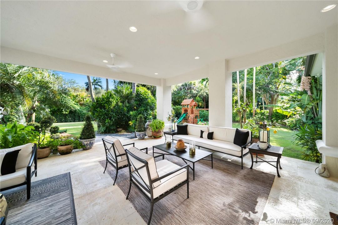 Recently Sold: $4,200,000 (7 beds, 7 baths, 7030 Square Feet)