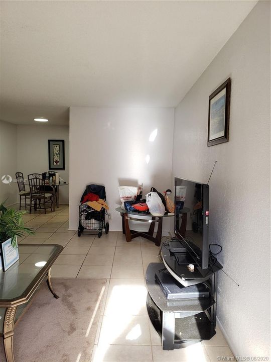 Recently Sold: $119,900 (2 beds, 1 baths, 752 Square Feet)