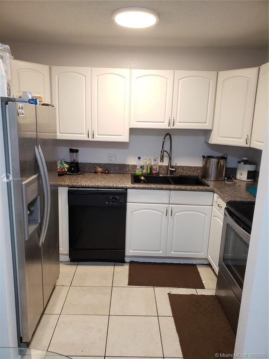 Recently Sold: $119,900 (2 beds, 1 baths, 752 Square Feet)