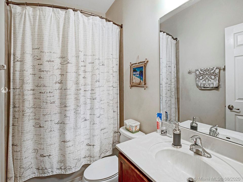 Recently Sold: $324,000 (3 beds, 2 baths, 1530 Square Feet)