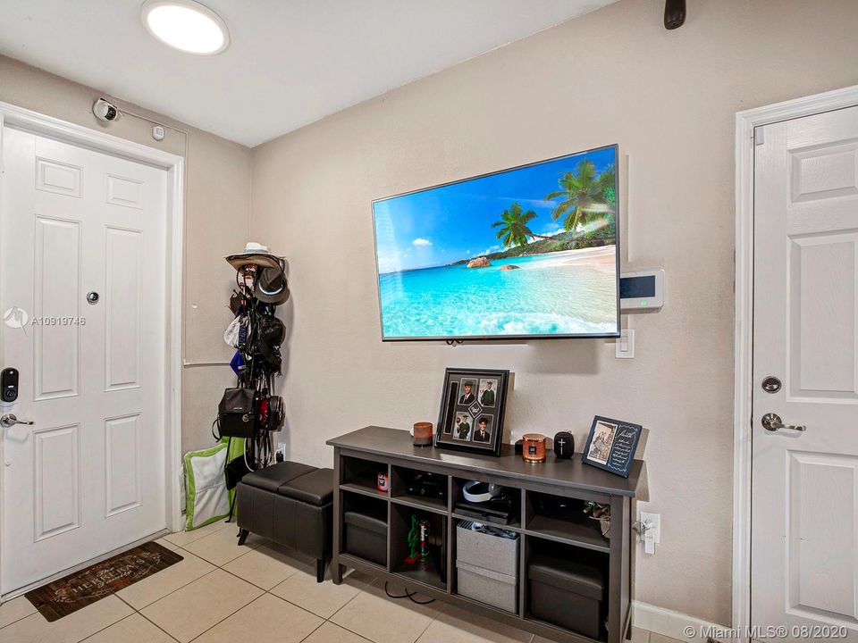 Recently Sold: $324,000 (3 beds, 2 baths, 1530 Square Feet)