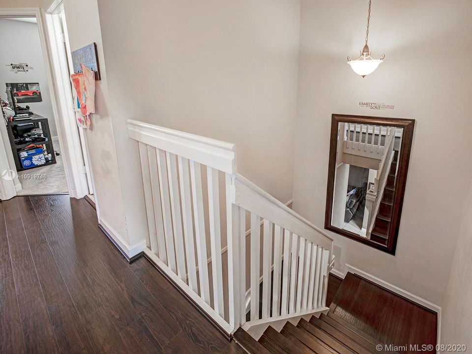 Recently Sold: $324,000 (3 beds, 2 baths, 1530 Square Feet)