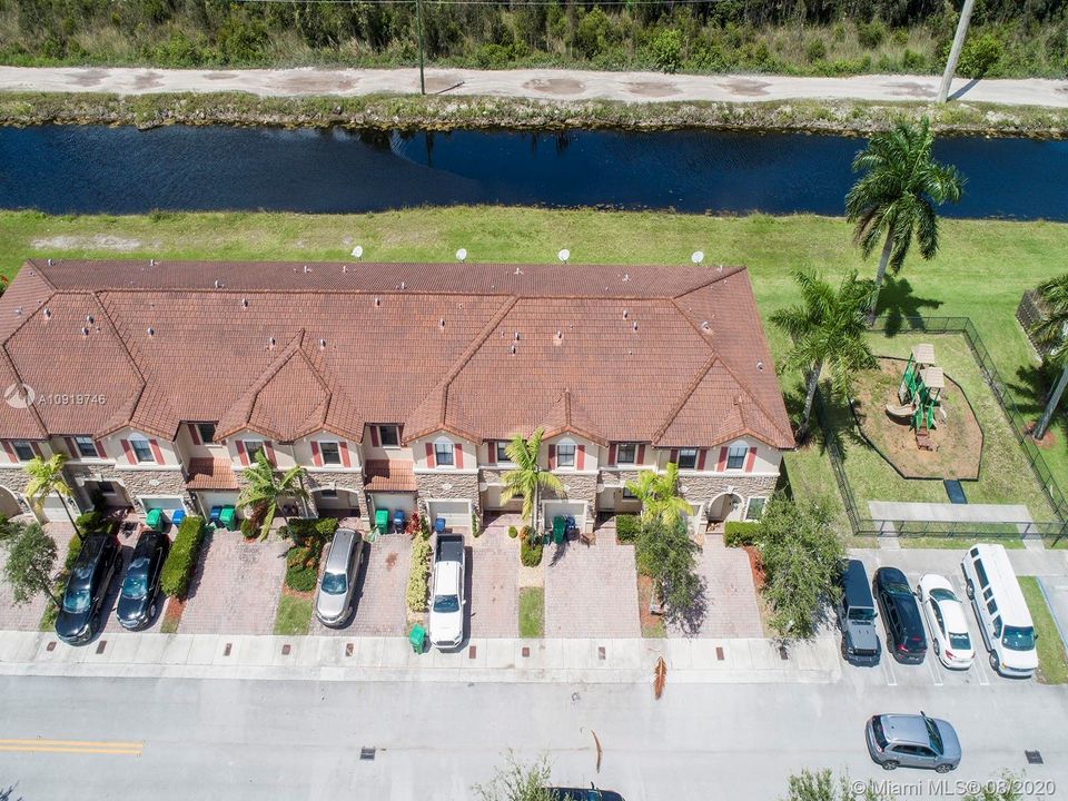 Recently Sold: $324,000 (3 beds, 2 baths, 1530 Square Feet)