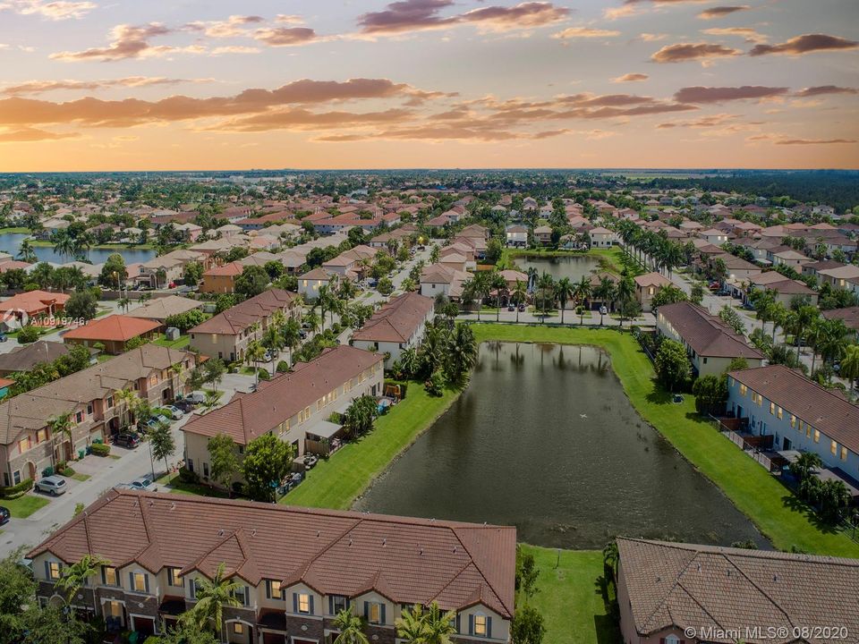 Recently Sold: $324,000 (3 beds, 2 baths, 1530 Square Feet)