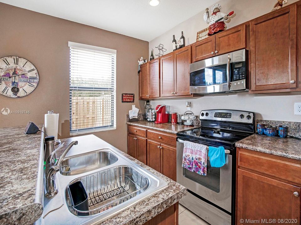 Recently Sold: $324,000 (3 beds, 2 baths, 1530 Square Feet)