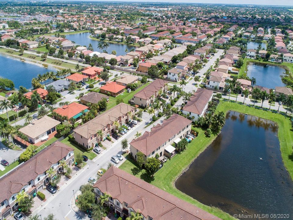 Recently Sold: $324,000 (3 beds, 2 baths, 1530 Square Feet)