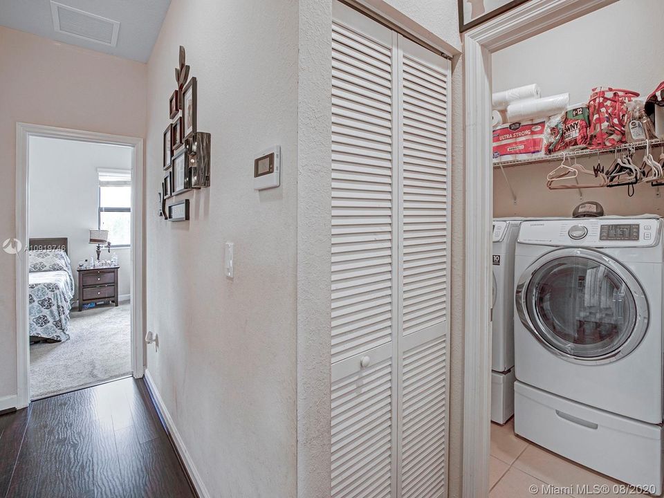 Recently Sold: $324,000 (3 beds, 2 baths, 1530 Square Feet)