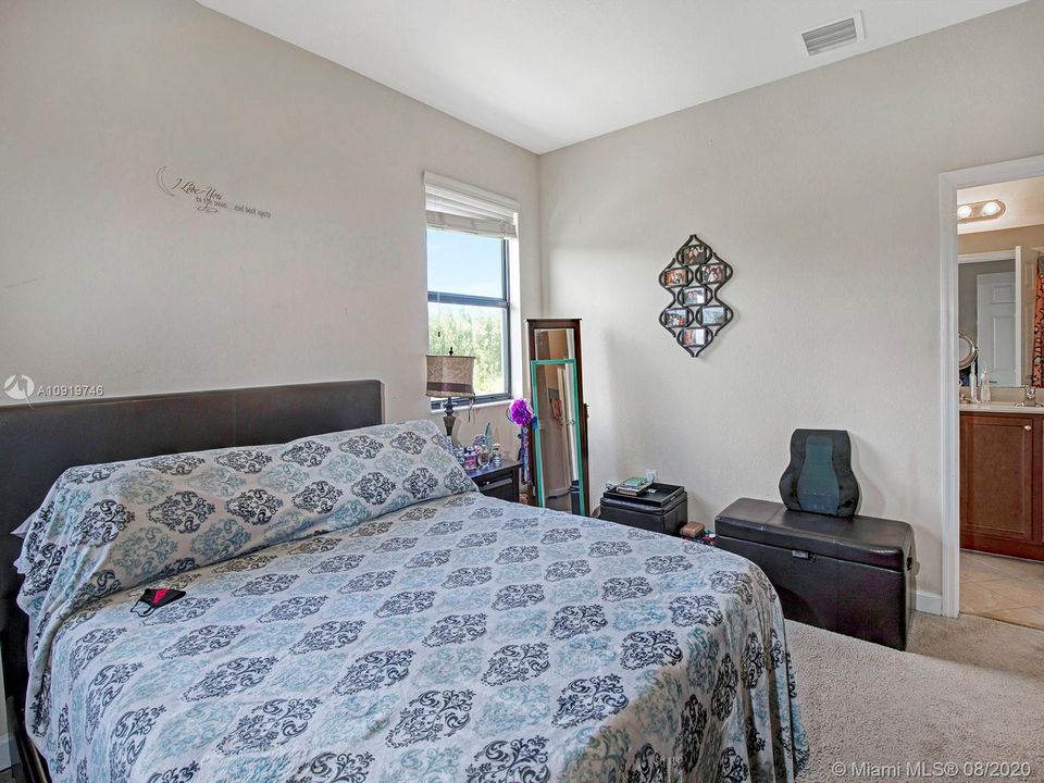 Recently Sold: $324,000 (3 beds, 2 baths, 1530 Square Feet)