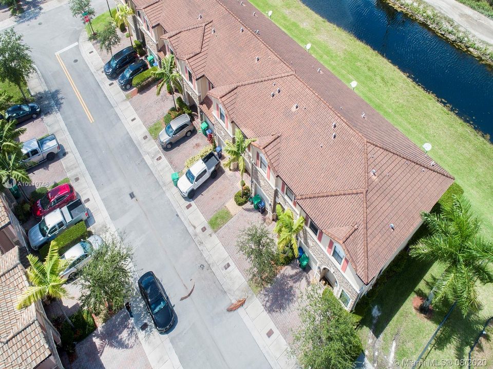 Recently Sold: $324,000 (3 beds, 2 baths, 1530 Square Feet)