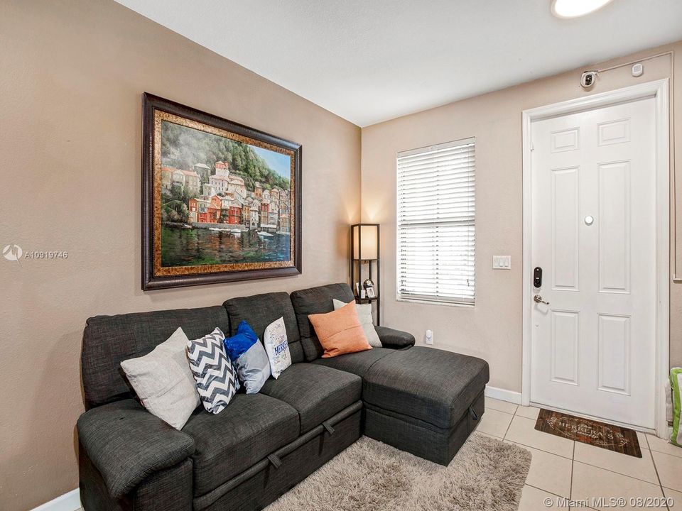 Recently Sold: $324,000 (3 beds, 2 baths, 1530 Square Feet)